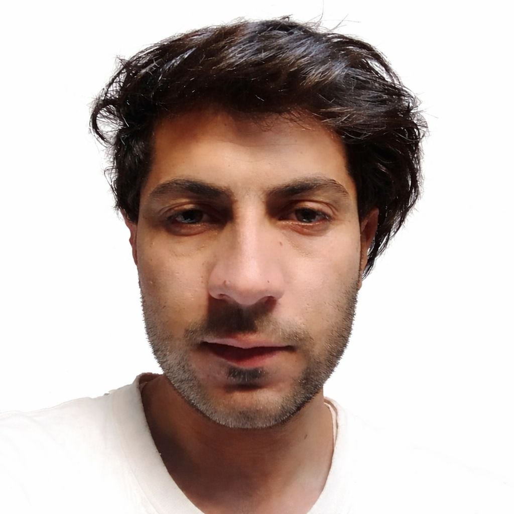 عزیزاحمد عزیزی مدیر اجرایی روشن مگ